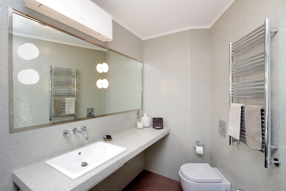 Crispi Luxury Apartments with Terrace - My Extra Home
