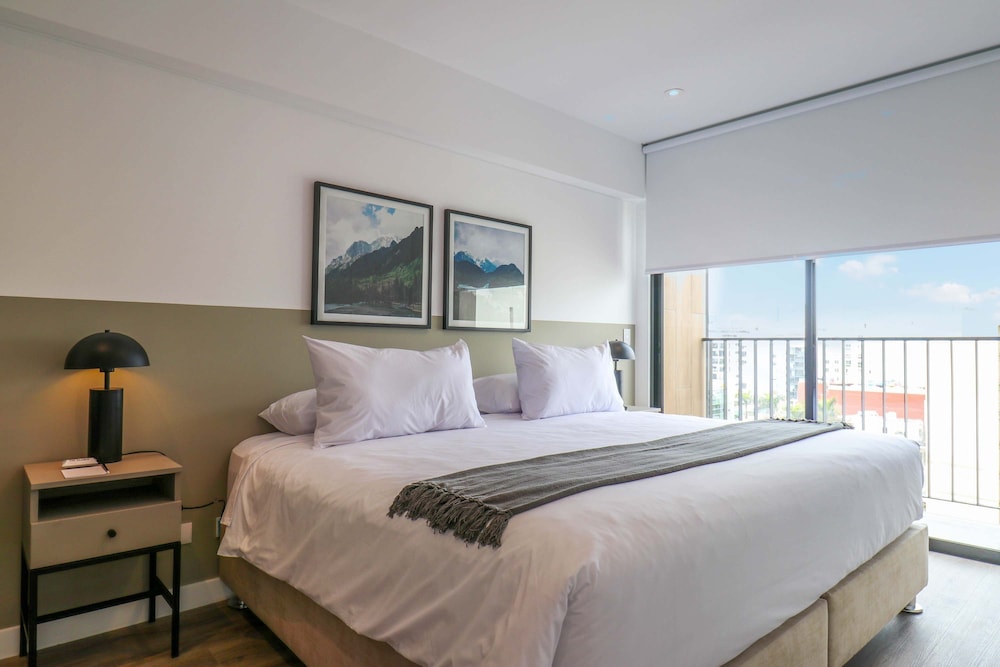 w Fabulous 2BR w Balcony in Miraflores
