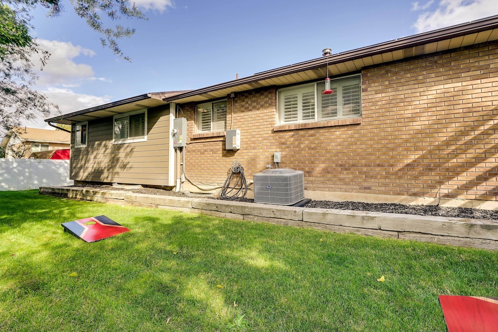 Updated Ranch Apartment w/ Deck - 9 Mi to Downtown - Property Image 10