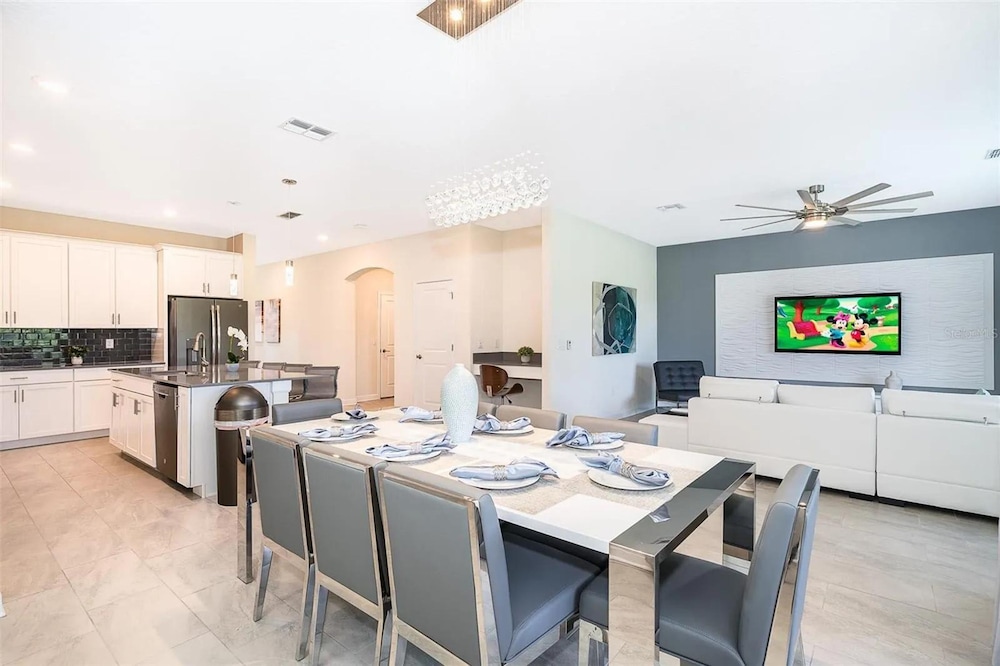 Stunning Game Room Pool Jacuzzi Storey Lake 2799