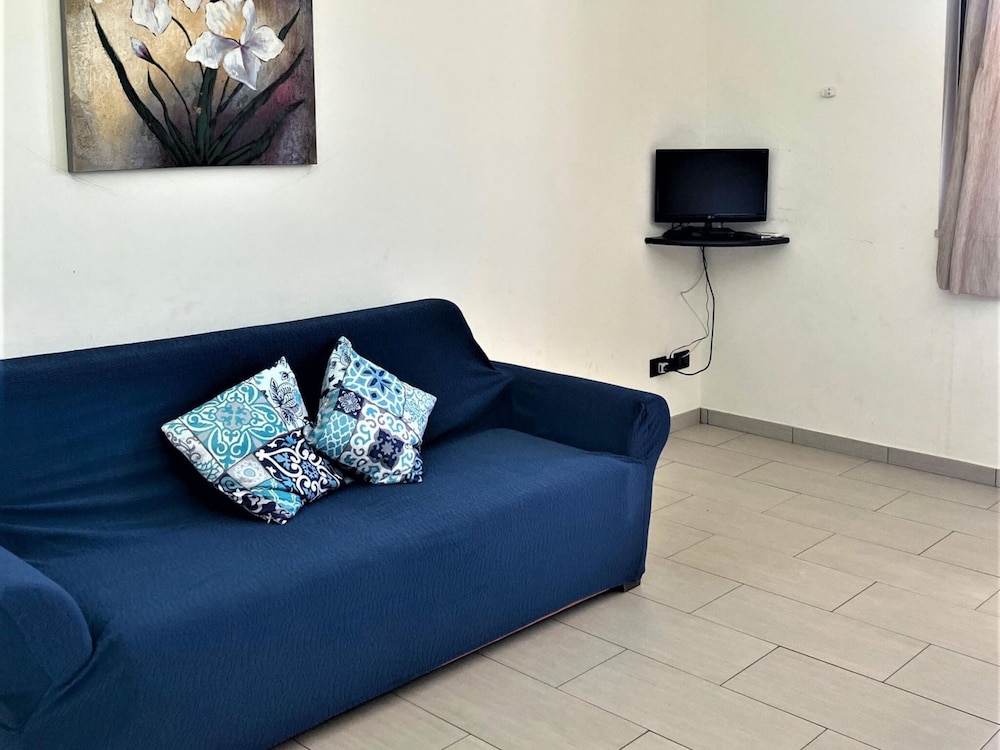 Cozy Apartment Near the Beach view 5
