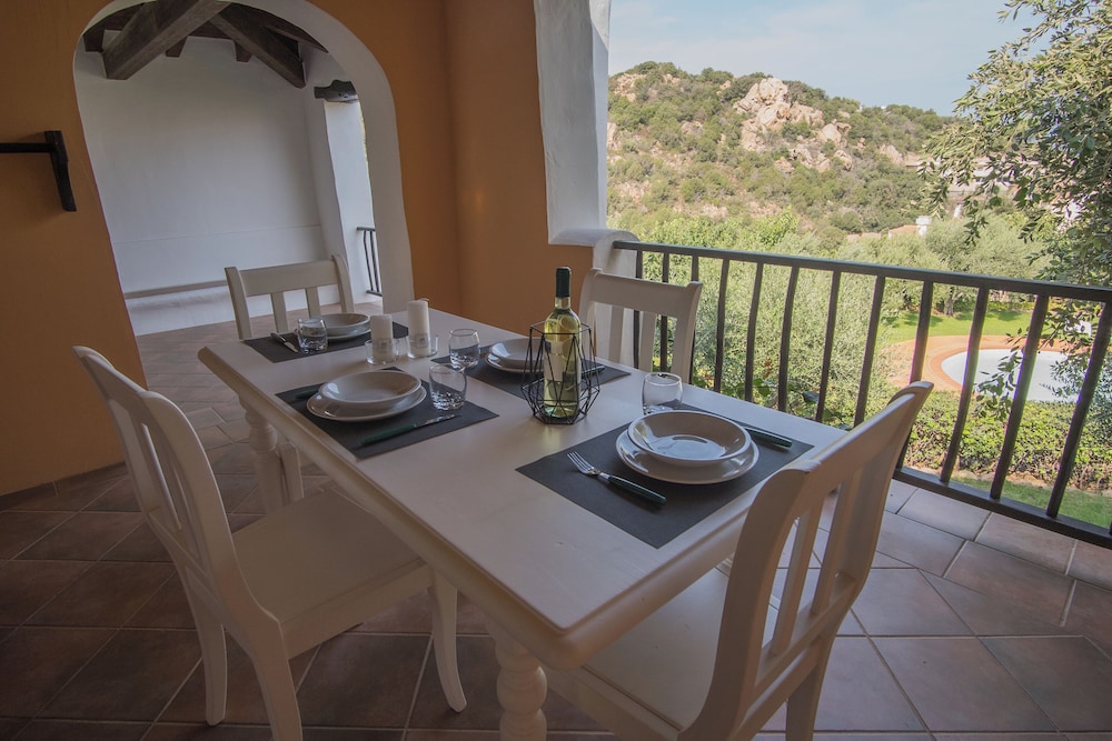 Beautiful Il Giardino Degli Oleandri one Bedroom Premium Apartment Sleeps 4
