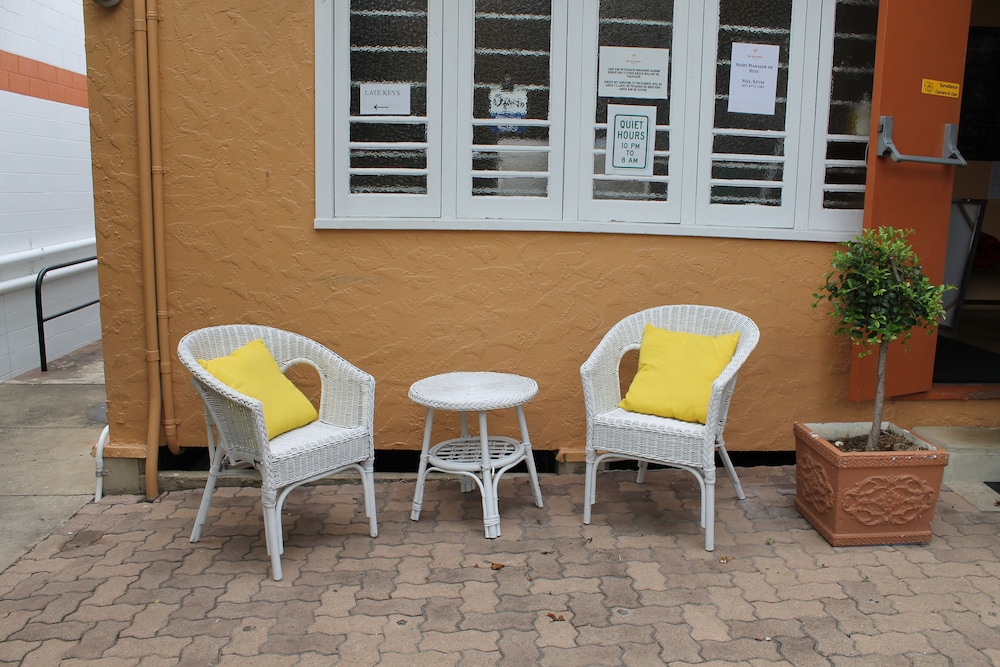 Civic Guest House - Hostel