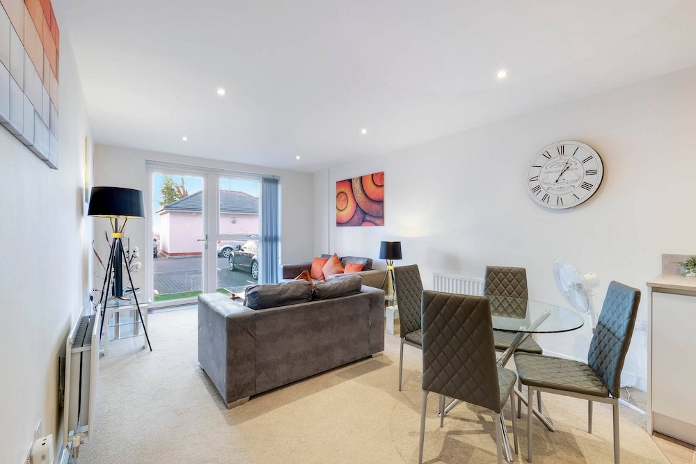 Alder House Serviced Apt. Maidenhead