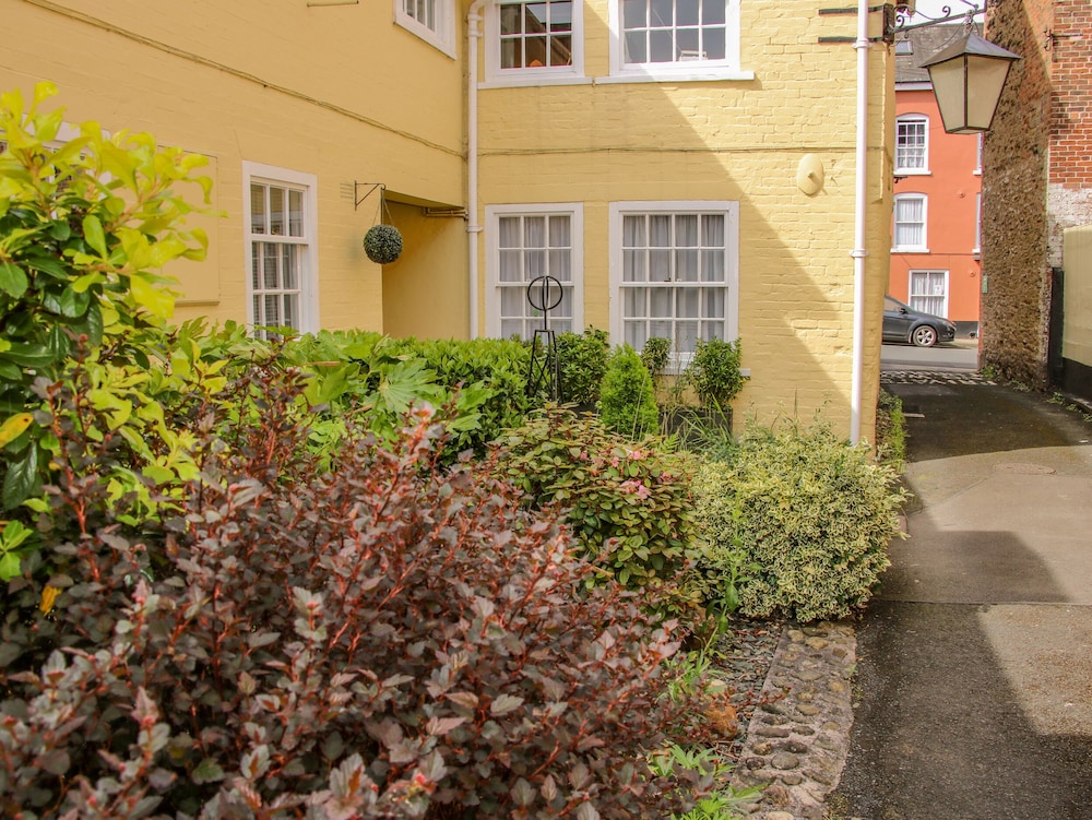 138c Old Star & Garter Mews