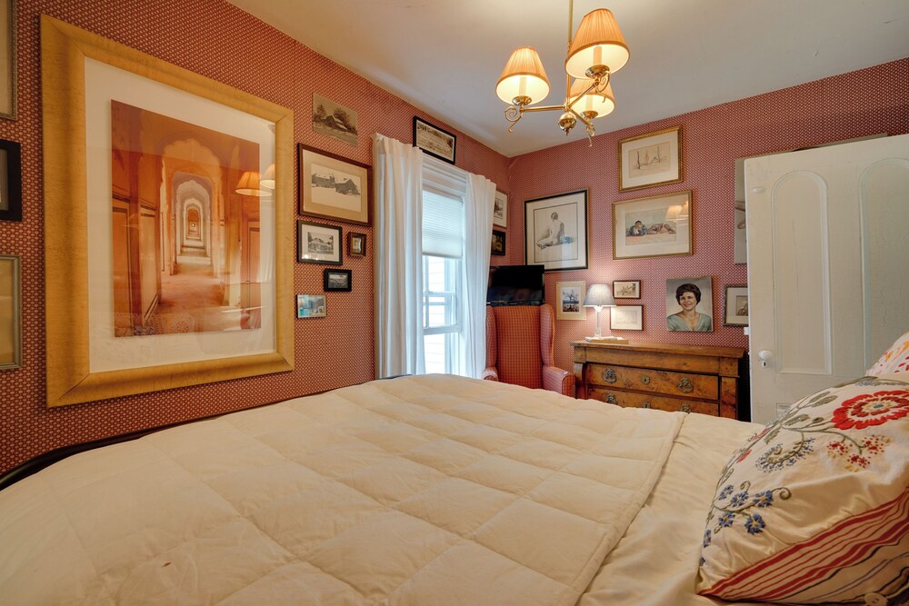 Gorgeous Victorian-style House w/ Hilltop Pool! view 4