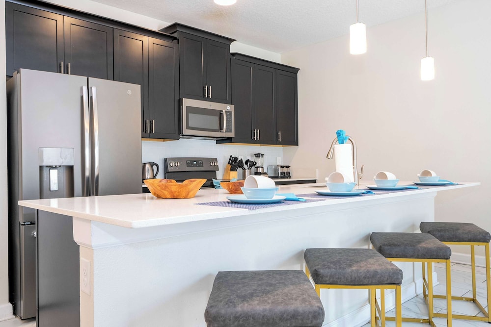 Stunning 4Bd With Pool At Storey Lake Resort 4821
