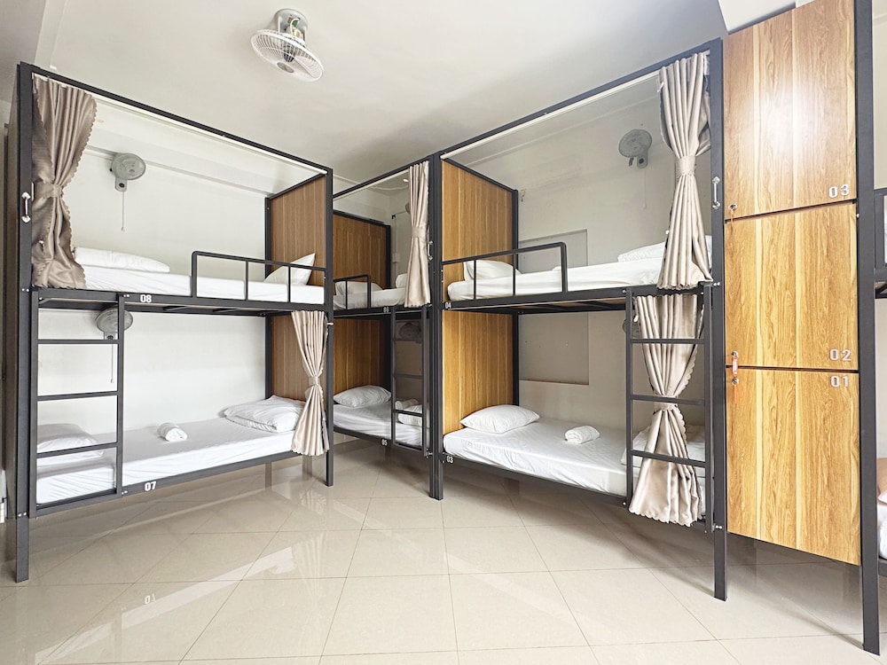 RAW Hostel - Tour & Motorbikes Rental