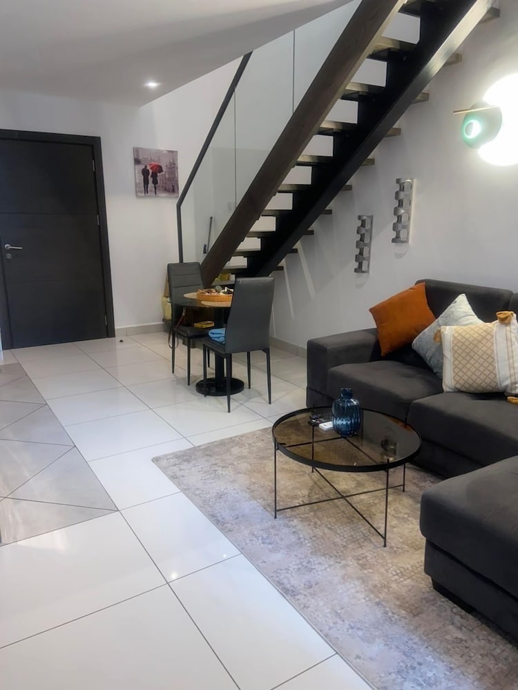 EBS LEGEND PROPERTIES