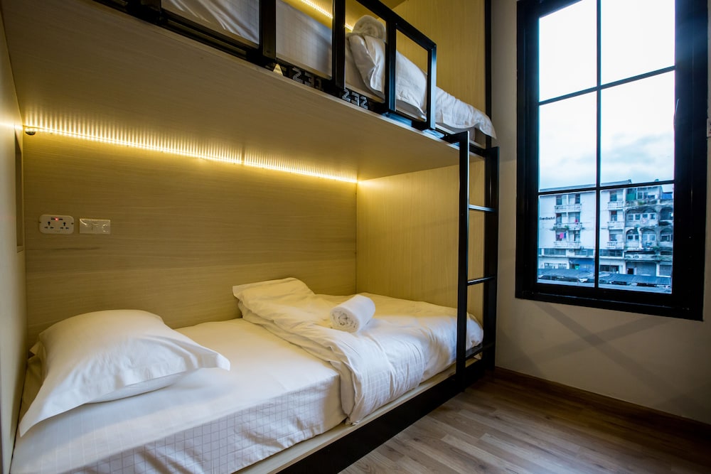 Bed To Bangkok - Hostel