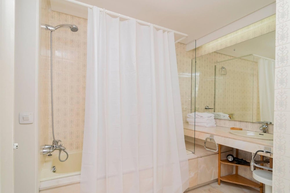 Colon 819 in Madrid With 1 Bedrooms and 1 Bathrooms