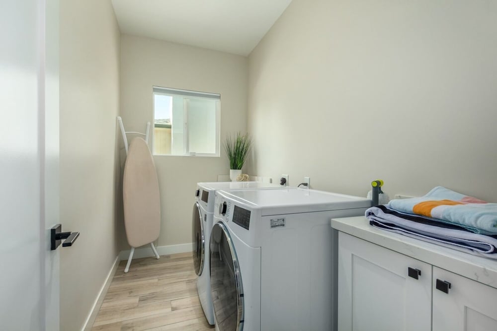 Modern Arcadia Estate Htd Pool Bikes Chef Kitchen