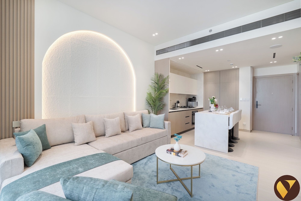 Binghatti Phoenix JVC Near Circle Mall
