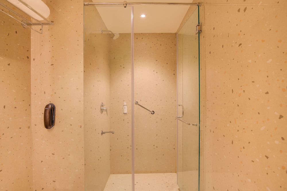 Keys Lite by Lemon Tree Hotels Krishna