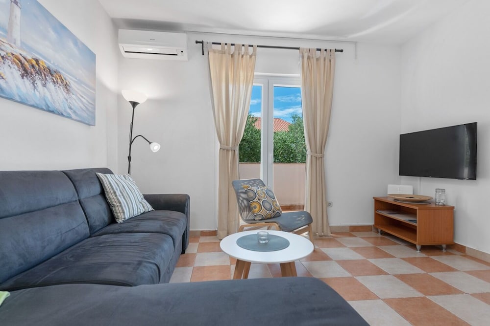 Uga2 - 70m From the Beach - A4-veliki