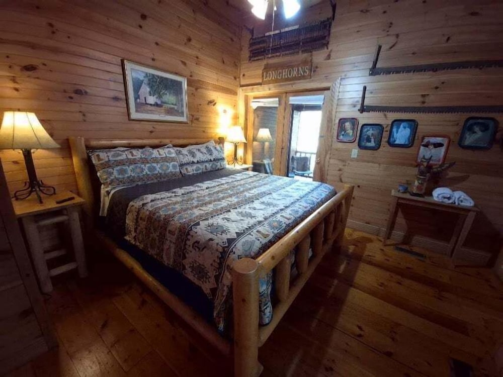 Reservation 2 Bedroom Cabin