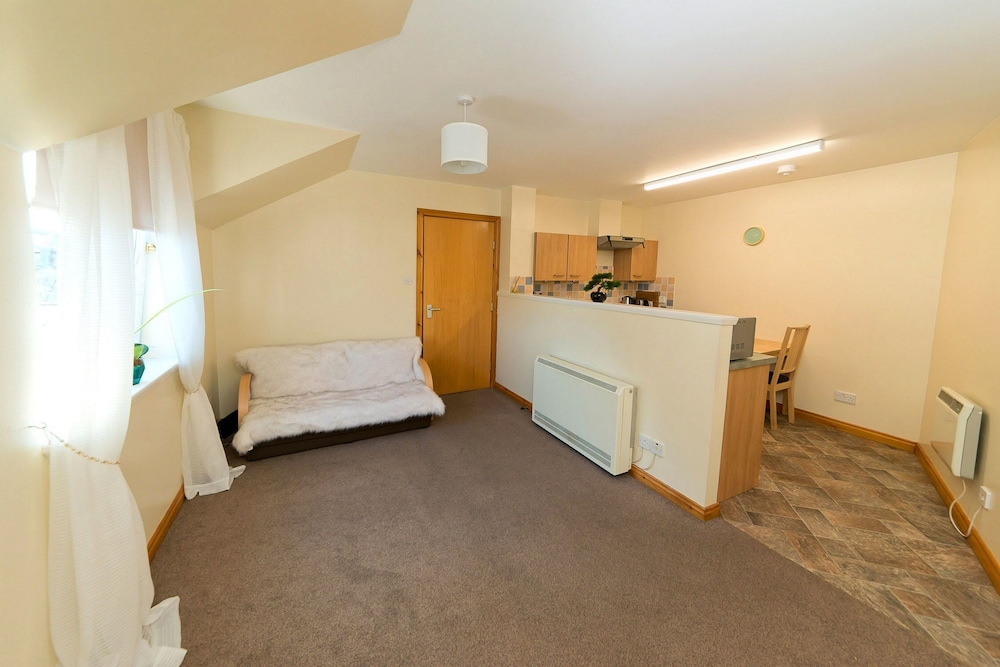 Prime Location Aberdeen view 4