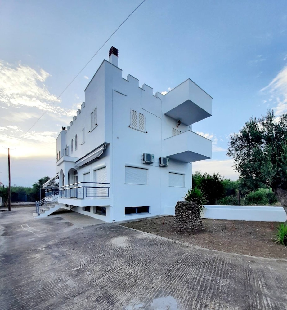 Castello Apartments