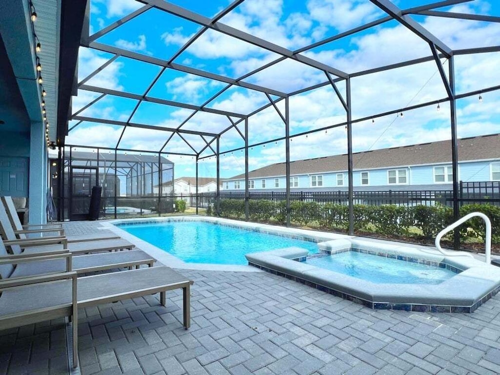Scifi Theater Amazing Theme 7 Bed Pool Home 7 Bedroom Home