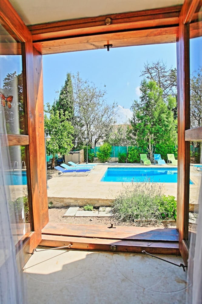 Simeon Estate in Drouseia