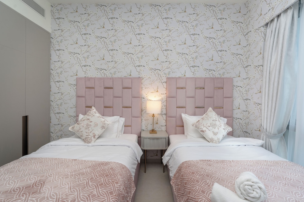 One Lux Stay Grande Signature Residences