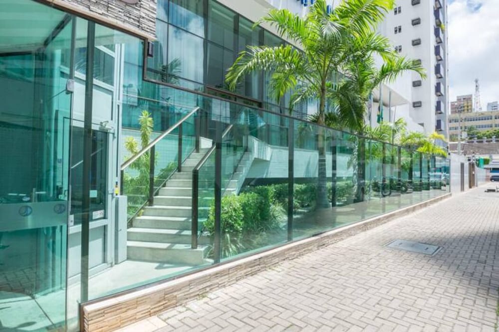 Hotel Lindo Flat no Beach Class Santa Maria em Boa Viagem - Image 1