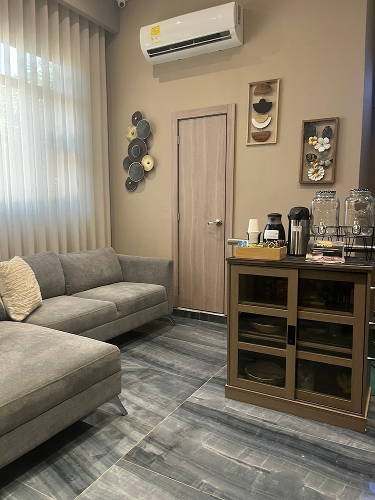 ROYAL SUITES AMOLADOS