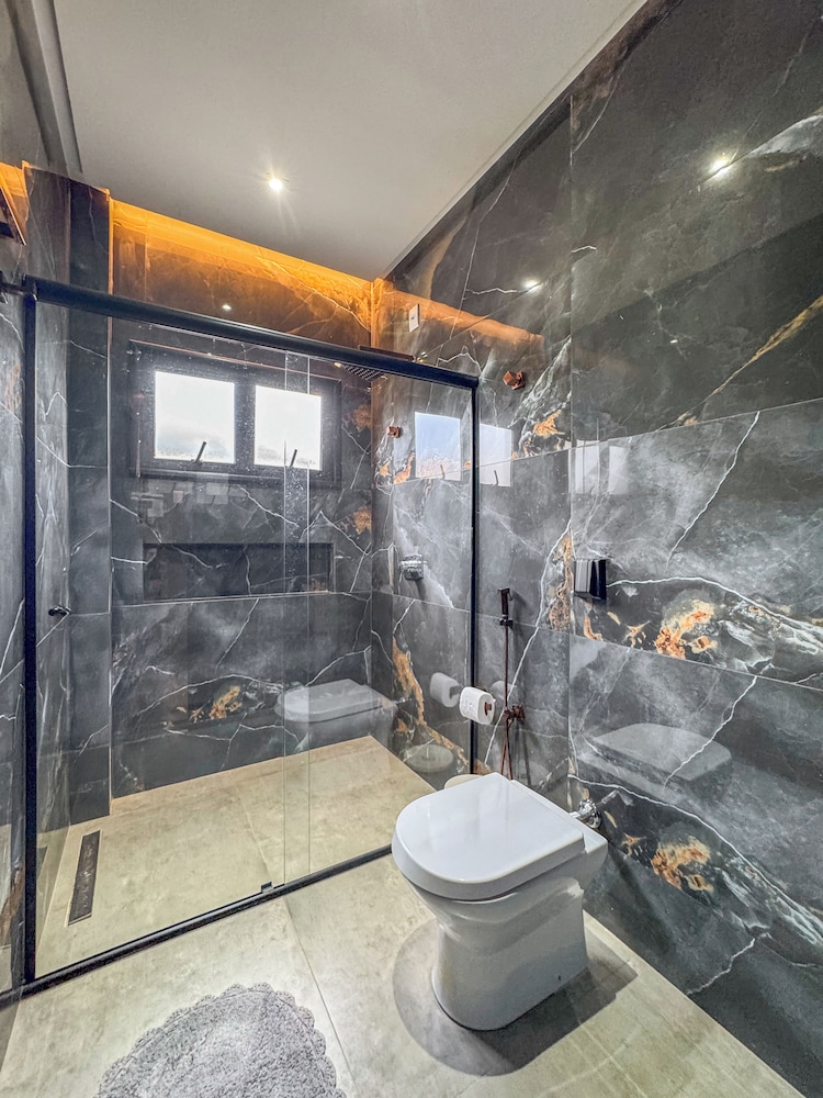 Mansão Luxo Lago - Caldas Novas