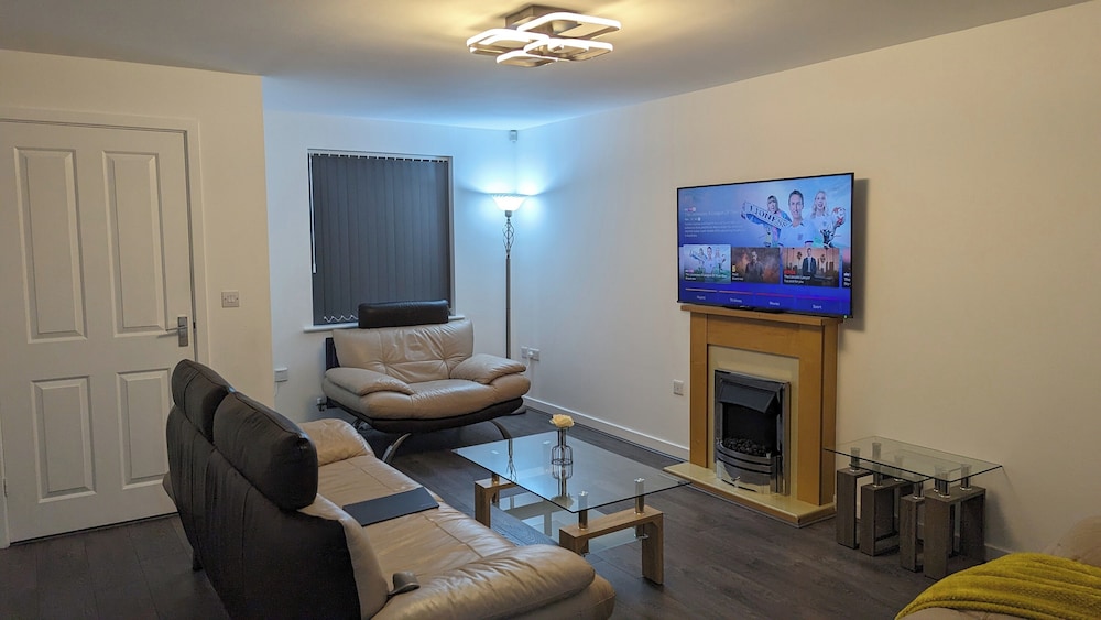 Leyland Road Retreat - 4 Bedroom House