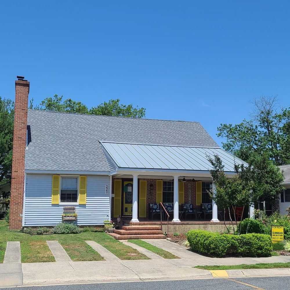 Laurel Street 323