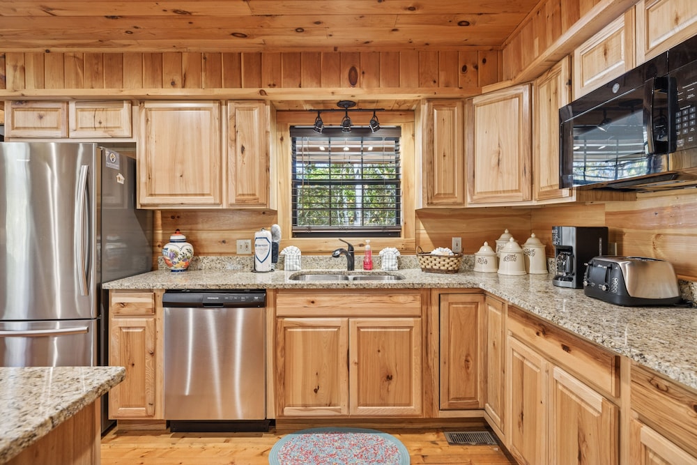 The Wild Life 2 Bedroom Cabin