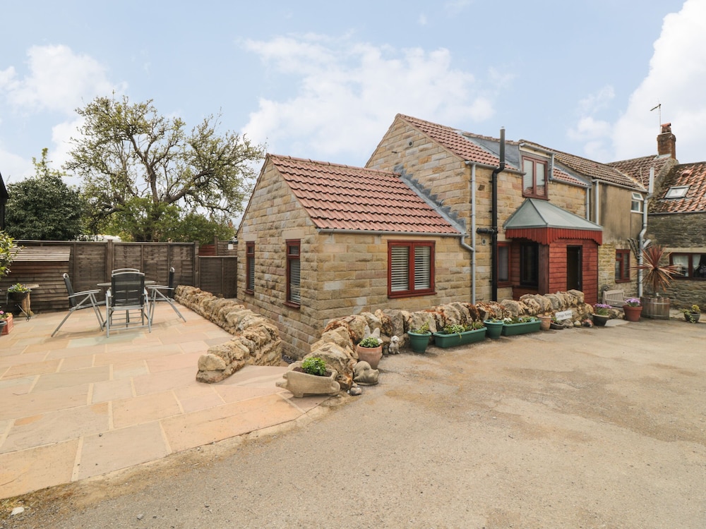 Farm Yard Cottage