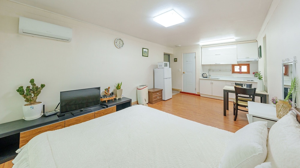 Taean Norabureo Pet Pension