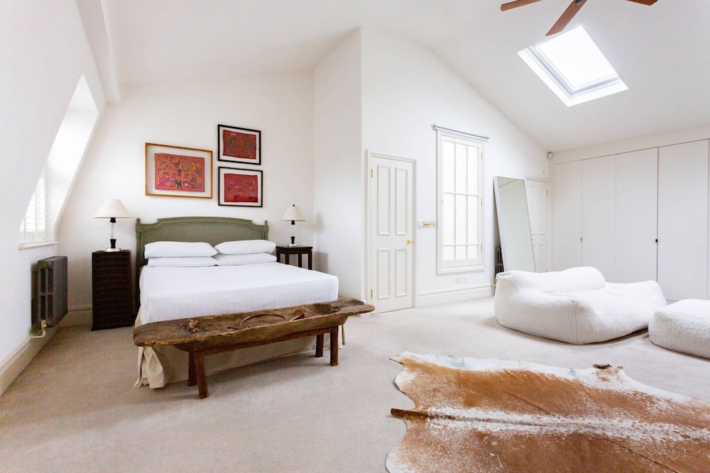 Warwick Gardens II by Onefinestay