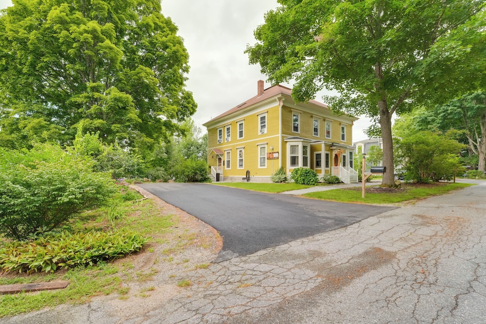 'the Watson House' ~ 16 Mi to Sebago Lake!