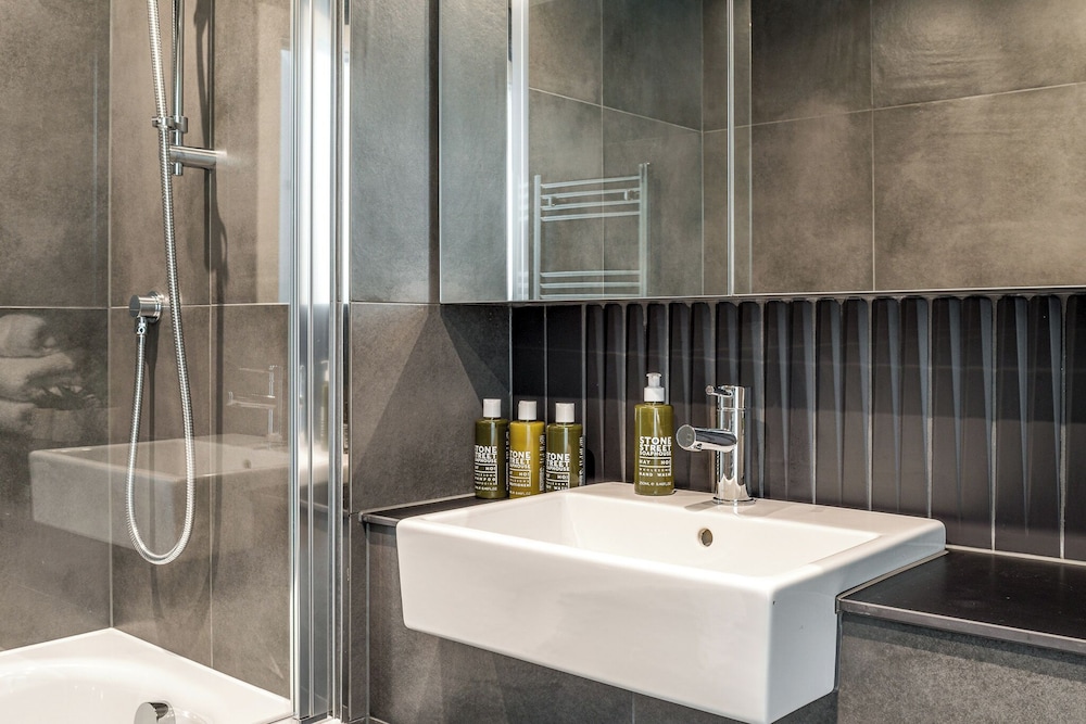 Stratford Apartments by Urban Rest