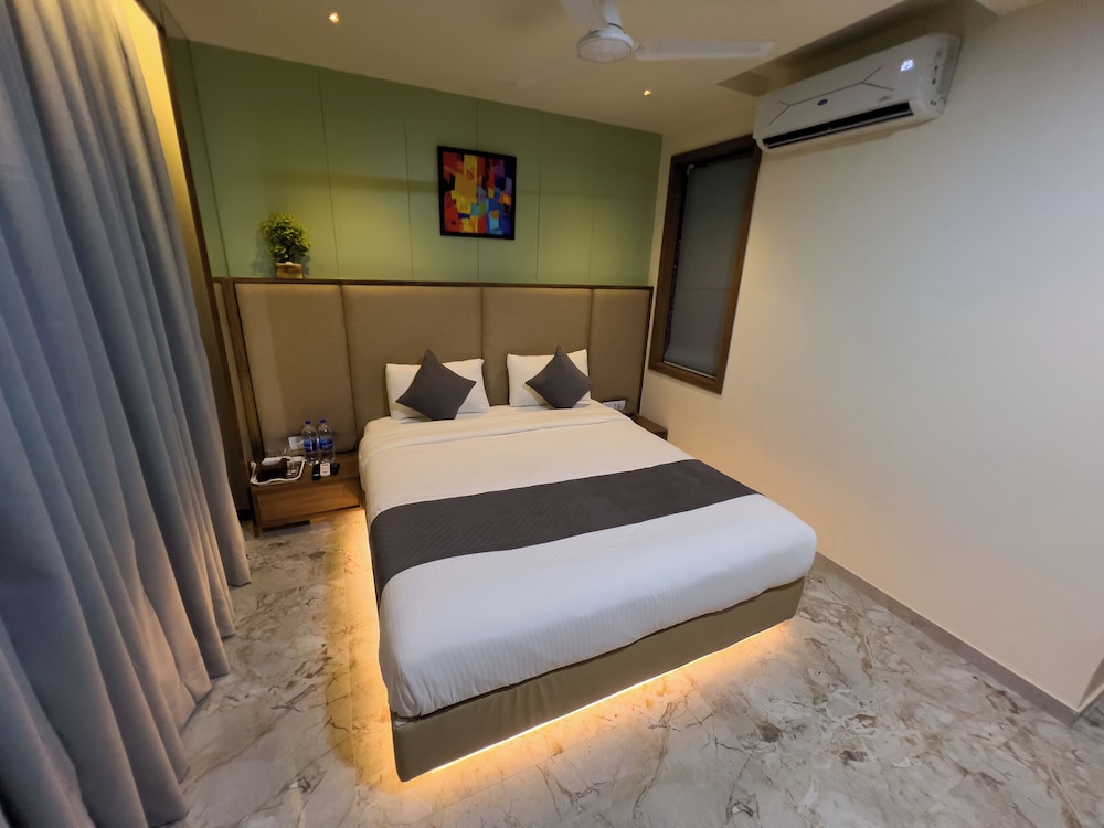 Hotel Ratna Paradise
