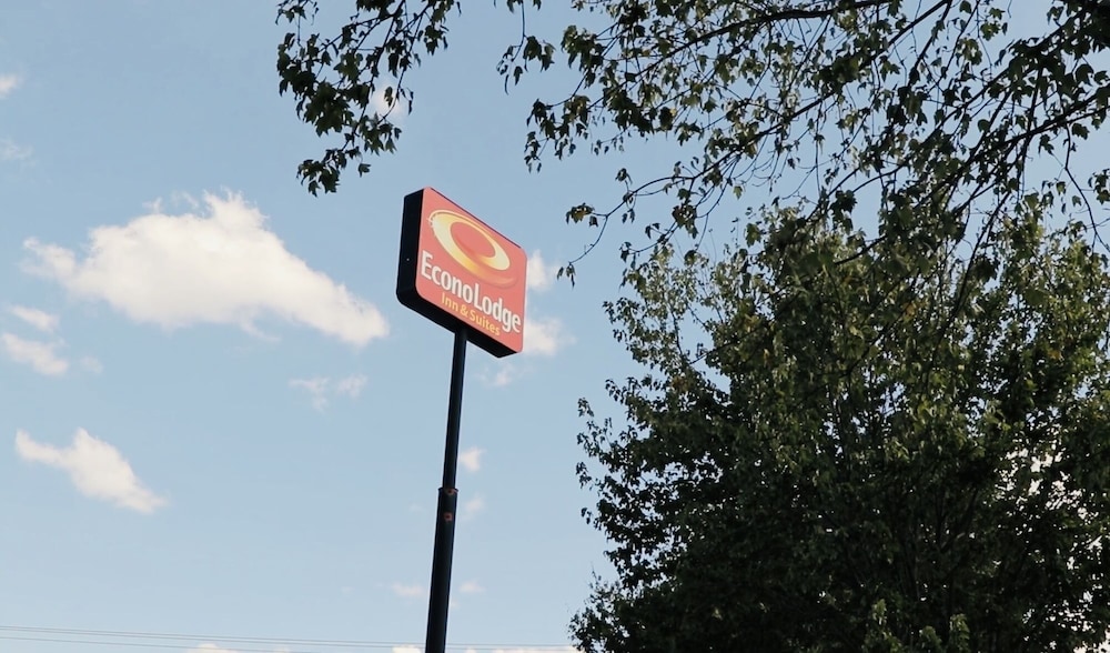 Econo Lodge Inn & Suites Murfreesboro Shopping District