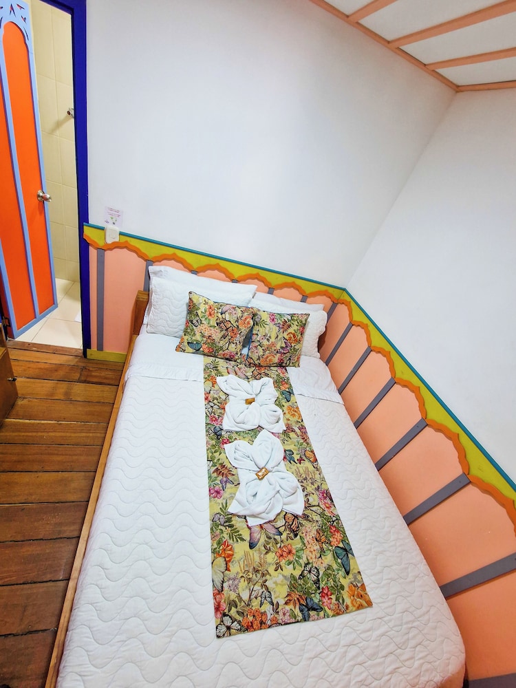 Hostal Mythos
