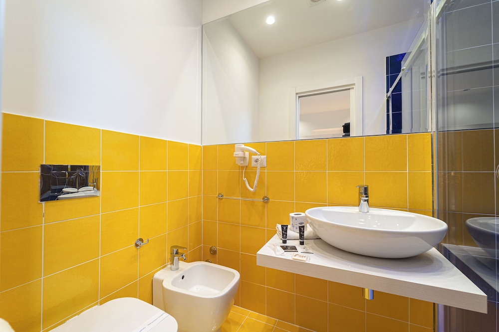 P.C. BOUTIQUE SEA VIEW NAPOLI CENTRO by ClaPa Group Dislocated Hospitality