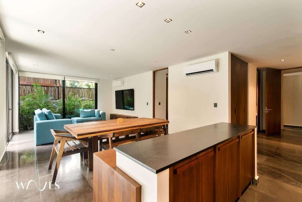 2BR W/private Pool - Steps Away From the Beach