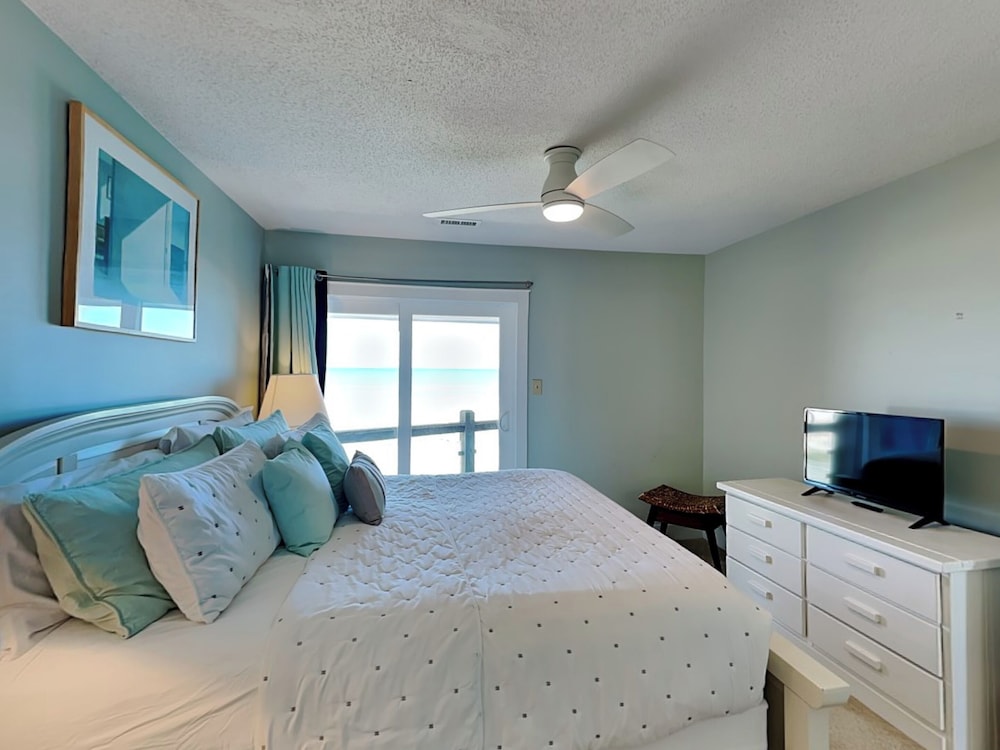 Beach Coma by Topsail Realty