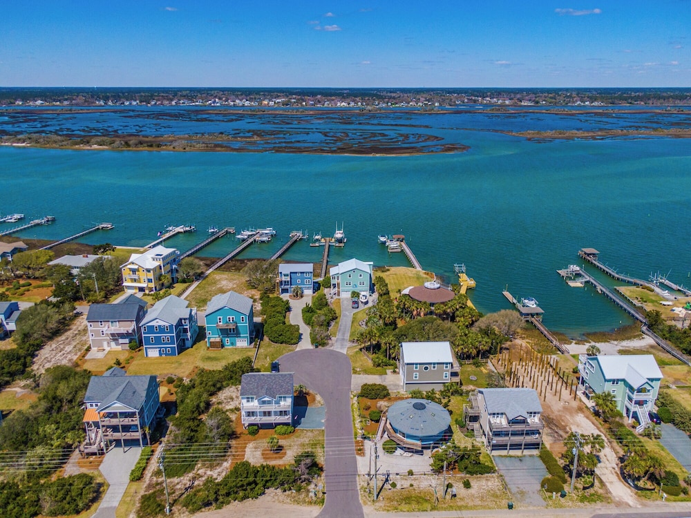 The Channel Marker by Topsail Realty