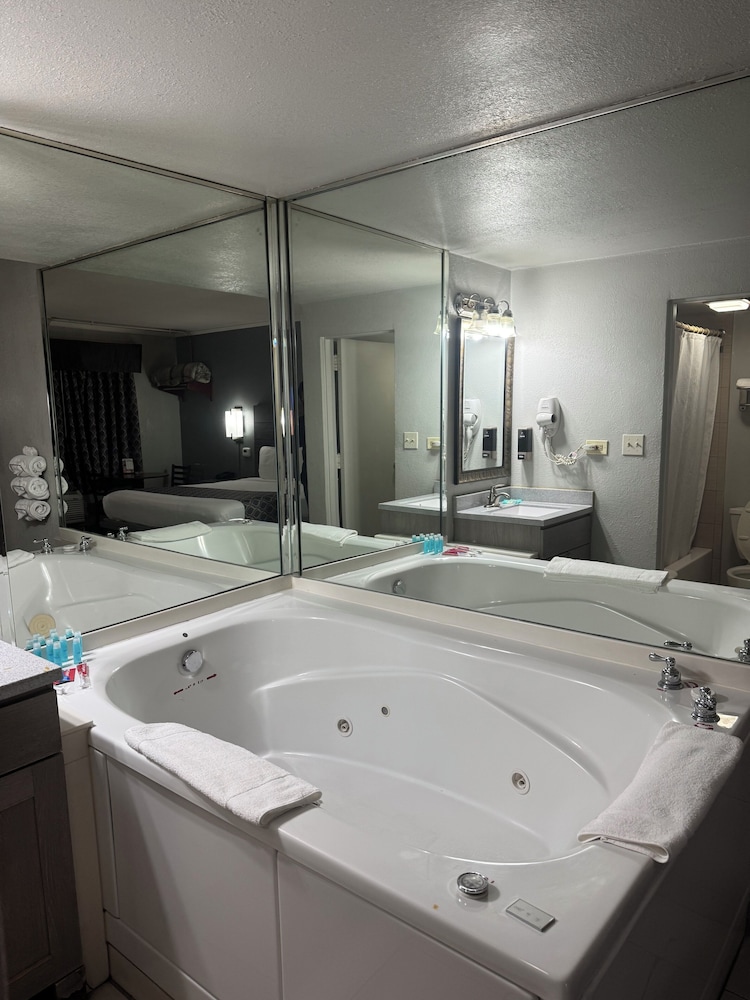 Bluestar Motel