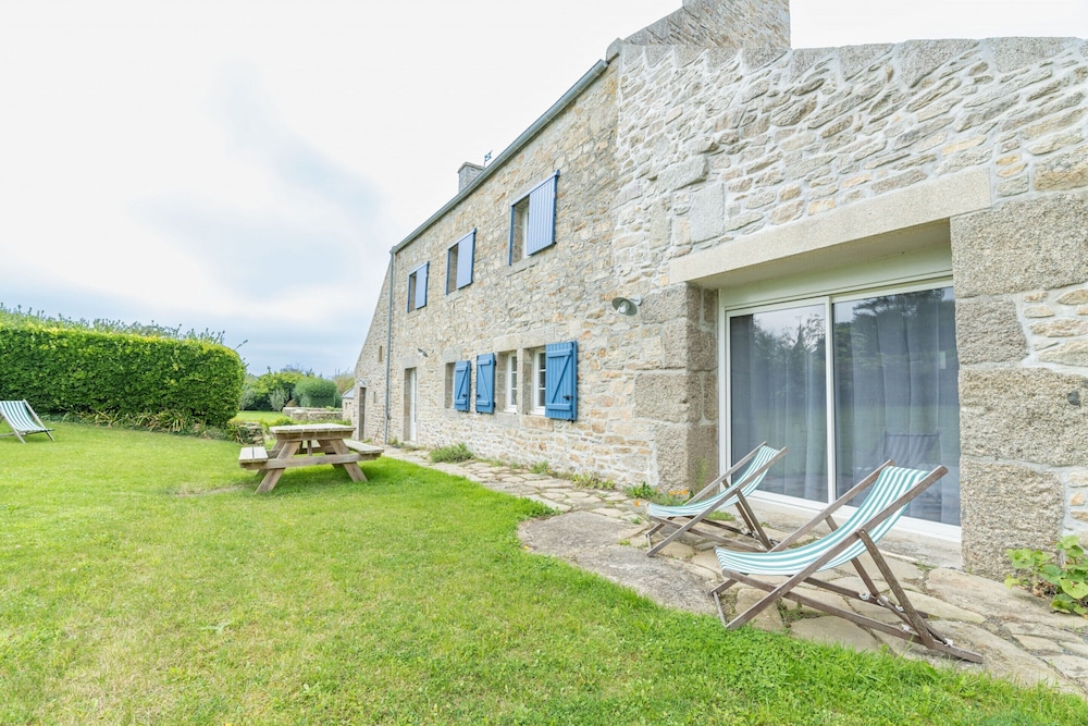 Holiday Home by Lampaul Beach With Garden