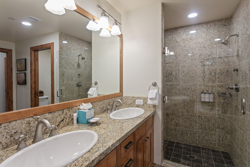 106 - Three Bedroom Shooting Star 3 Condo