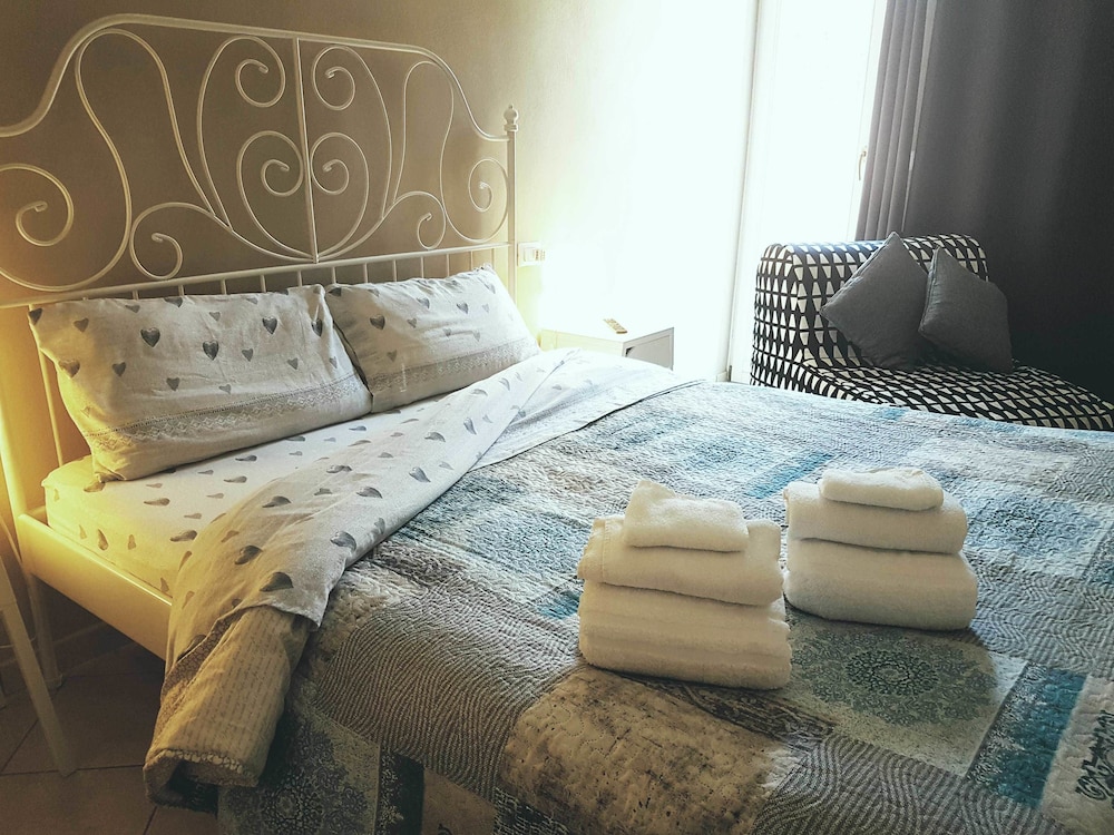 Casa Bella Marconi is an Apartment of 34 Square Meters. Clean, Bright, in the Heart of the City photo 3