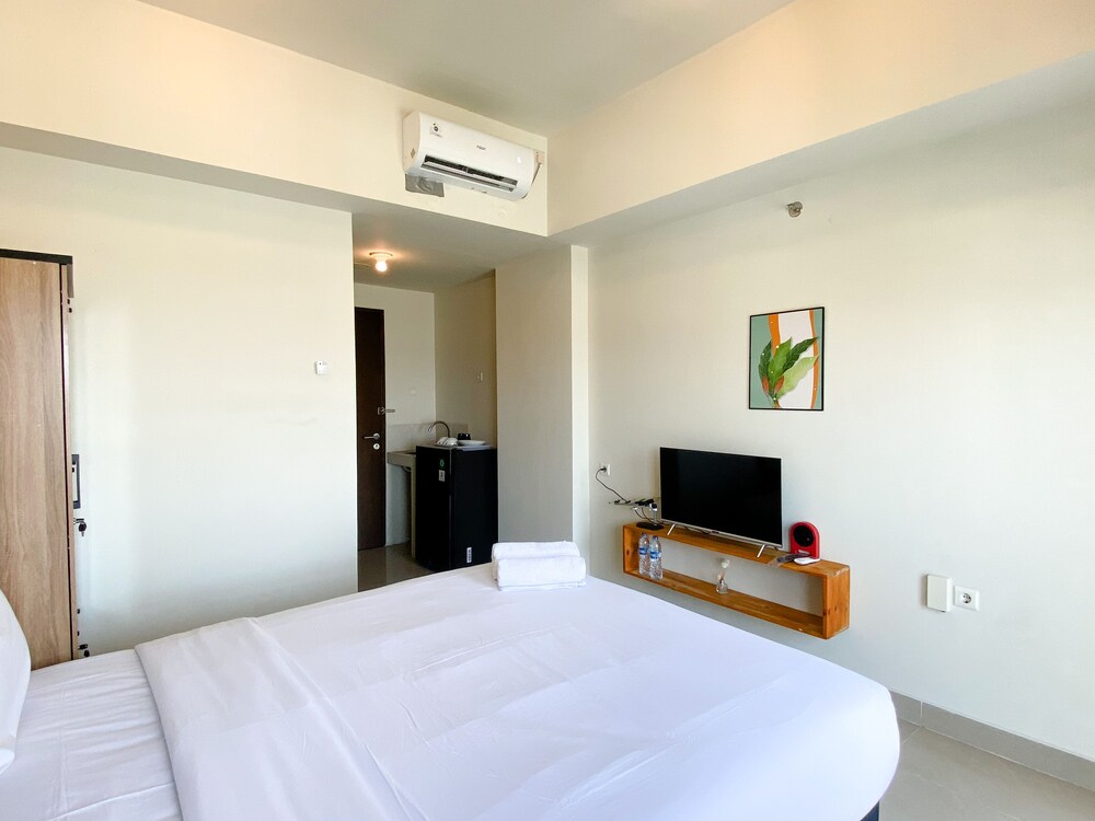 Best Deal Studio (No Kitchen) Apartment Mustika Golf Residence view 4