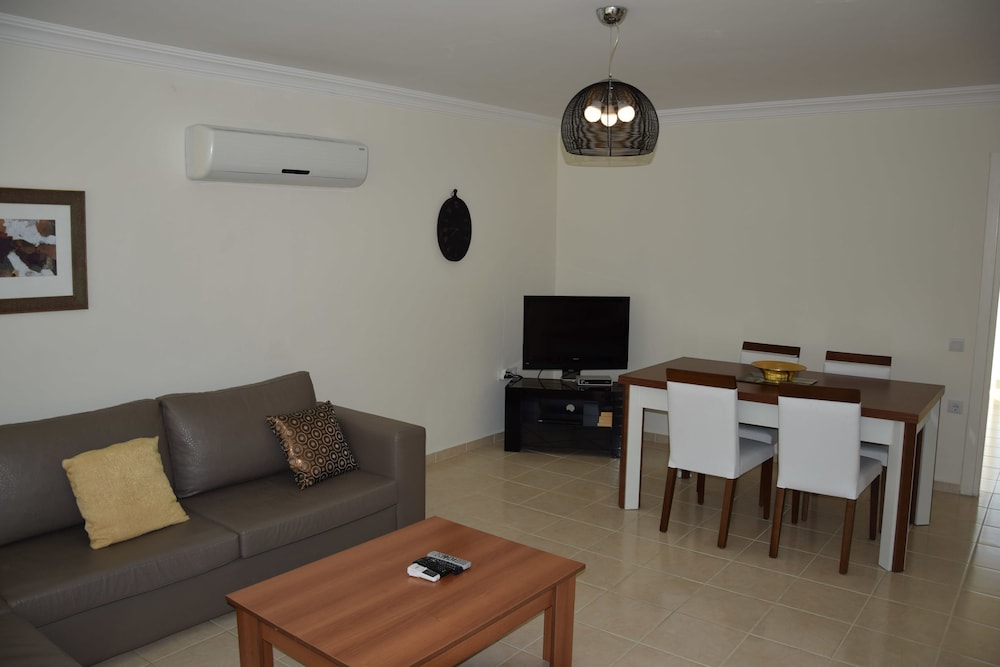 Park Apartment by Turkish Lettings
