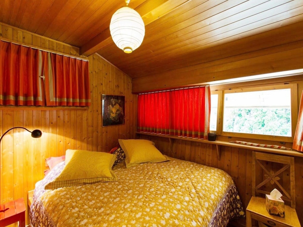 Cosy Chalet With top View